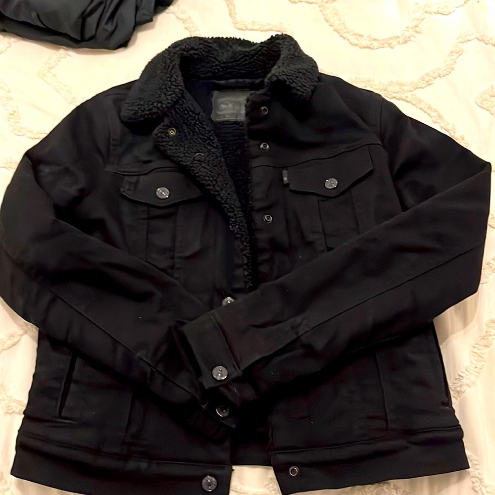 ✨Levis denim jacket✨